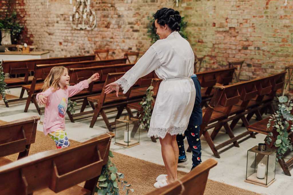 childcare at wedding
childcare for wedding reception
childcare for wedding guests
wedding childcare services
wedding childcare company